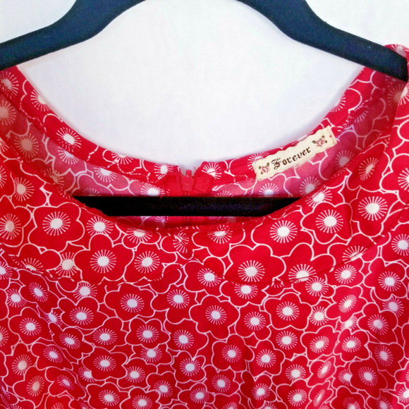 Forever 21 Medium Red Floral Short Sleeve Blouse - Picture 7 of 7